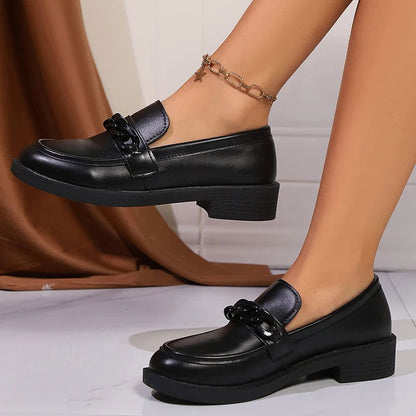 Mocassins Femme Noirs avec Chaîne Épaisse - Classe Intemporelle