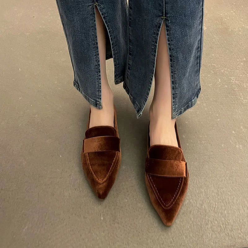 Mocassins Femme Pointus – Raffinement et Modernité