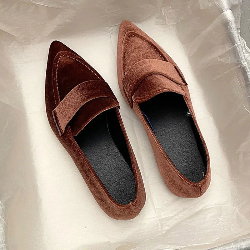 Mocassins Femme Pointus – Raffinement et Modernité