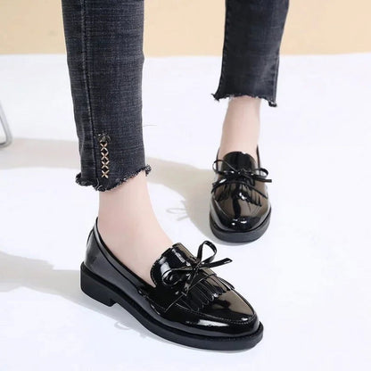 Mocassins Femme Vernis avec Franges – Audace et Raffinement