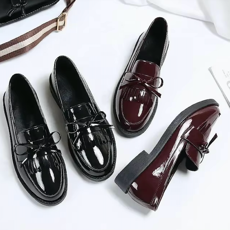 Mocassins Femme Vernis avec Franges – Audace et Raffinement