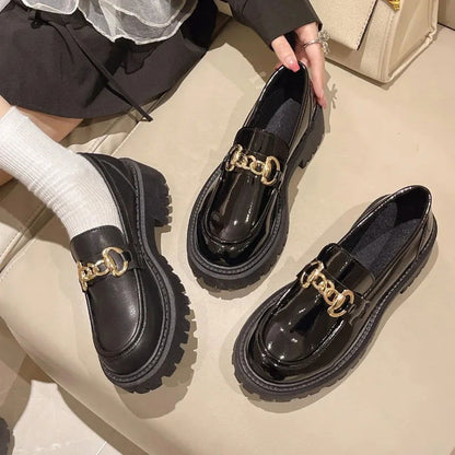 Mocassins Femme avec Chaîne Métallique - Confort et Robustesse
