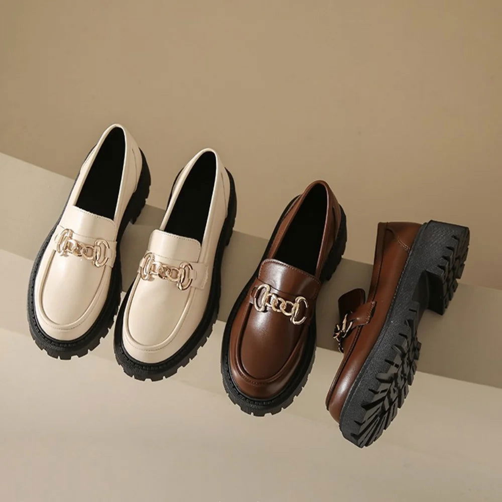 Mocassins Femme avec Chaîne Métallique - Confort et Robustesse