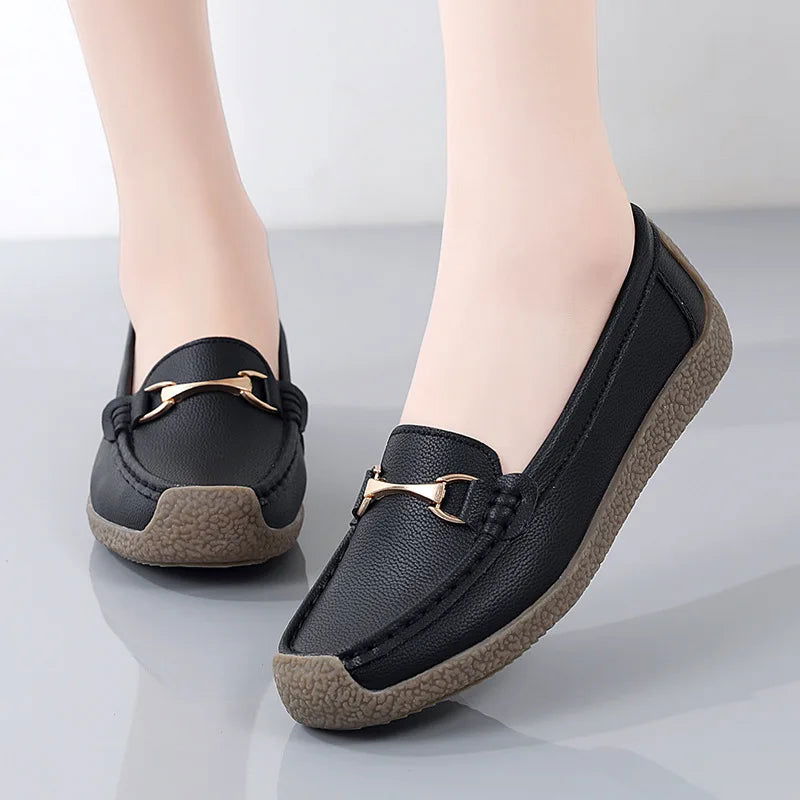 Mocassins Femme avec Ornement Doré – Charme et Confort Quotidien