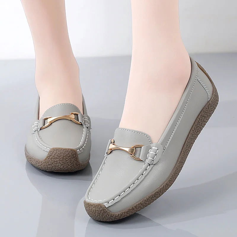 Mocassins Femme avec Ornement Doré – Charme et Confort Quotidien