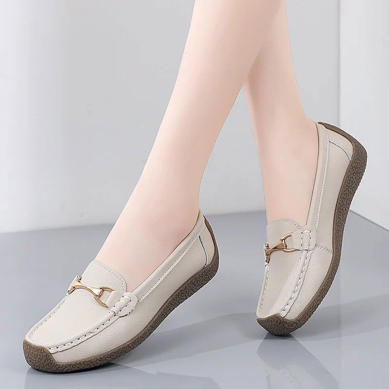 Mocassins Femme avec Ornement Doré – Charme et Confort Quotidien