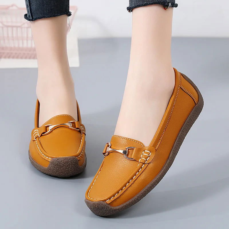 Mocassins Femme avec Ornement Doré – Charme et Confort Quotidien