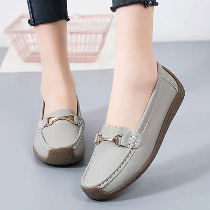 Mocassins Femme avec Ornement Doré – Charme et Confort Quotidien
