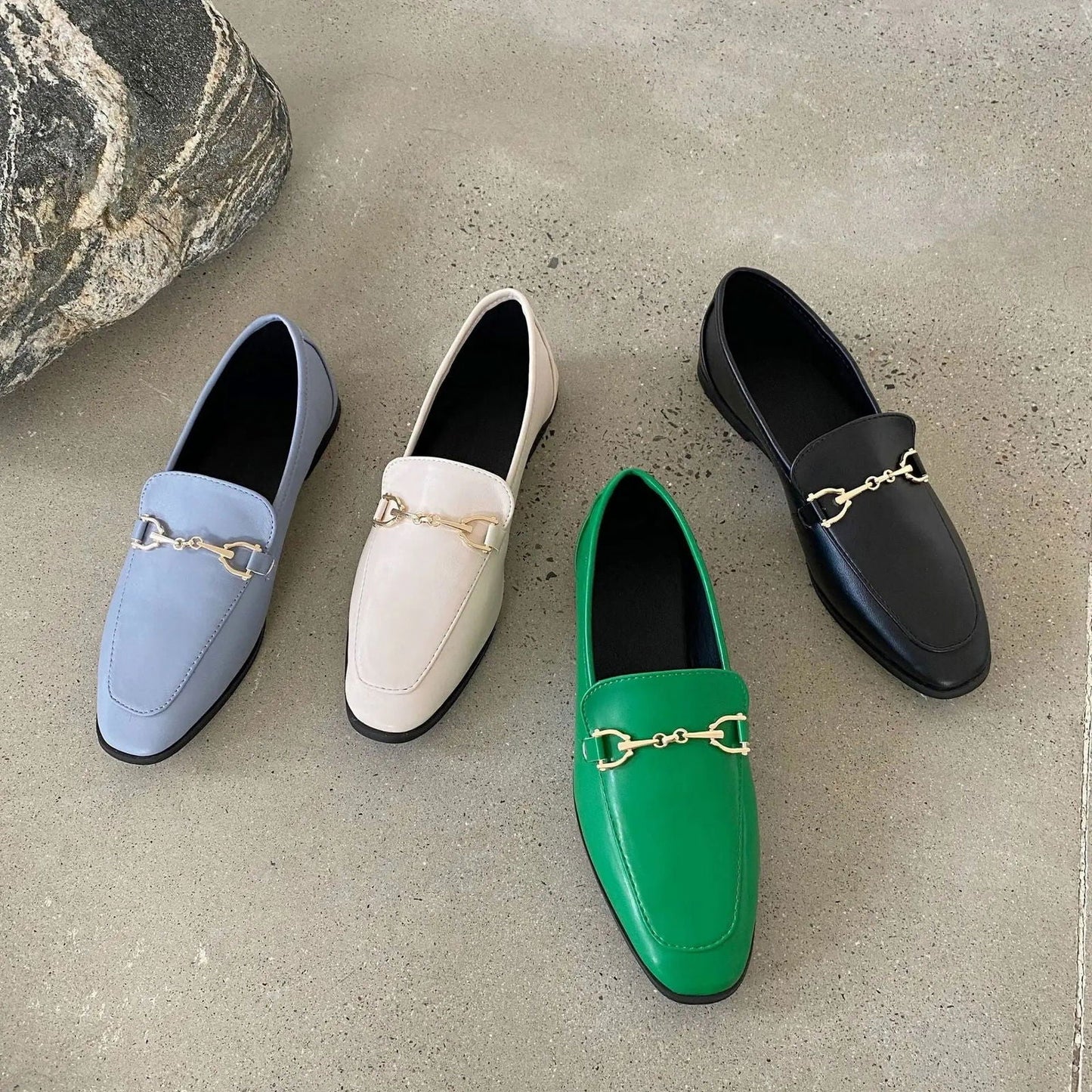 Mocassins Femme en Cuir Lisse avec Détail Métallique