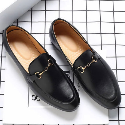 Mocassins Homme Classiques en Cuir Noir avec Détail Métallique