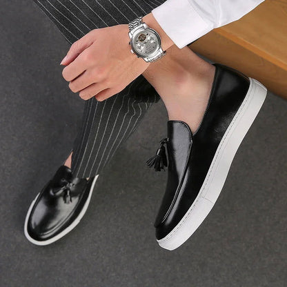 Mocassins Homme Moderne en Cuir avec Pompons