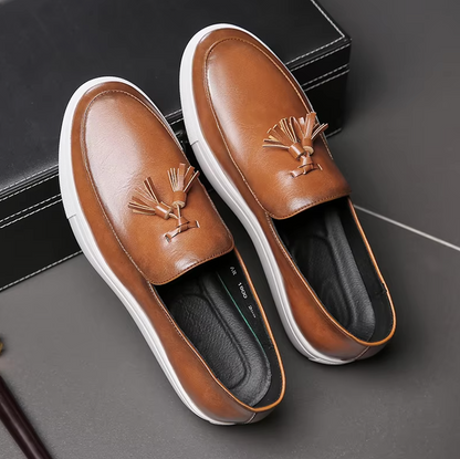Mocassins Homme Moderne en Cuir avec Pompons