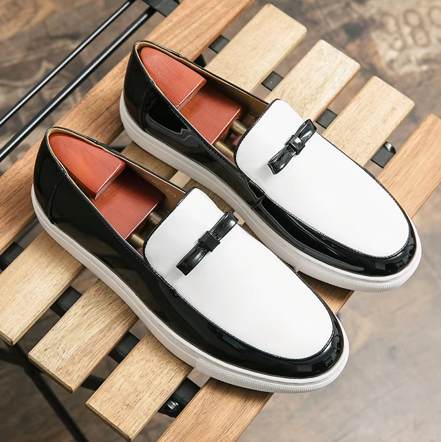 Mocassins Homme Moderne en Cuir avec Pompons