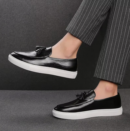 Mocassins Homme Moderne en Cuir avec Pompons