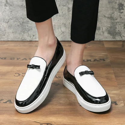 Mocassins Homme Moderne en Cuir avec Pompons