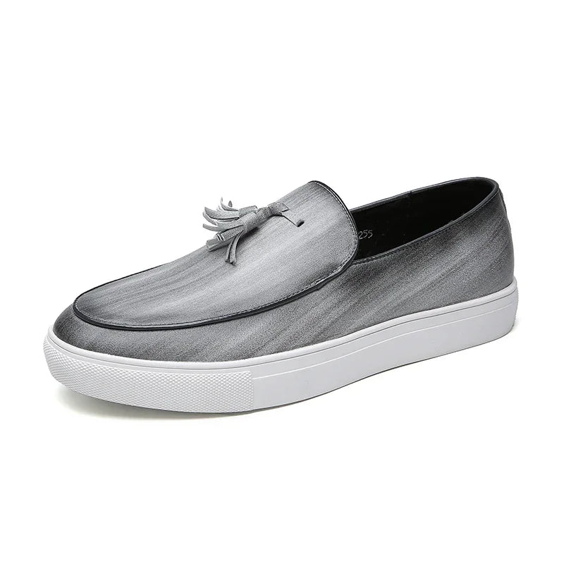 Mocassins Homme Moderne en Cuir avec Pompons
