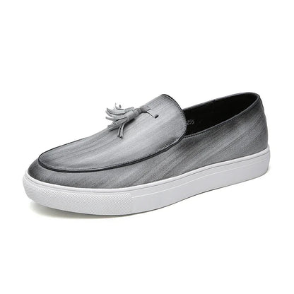 Mocassins Homme Moderne en Cuir avec Pompons
