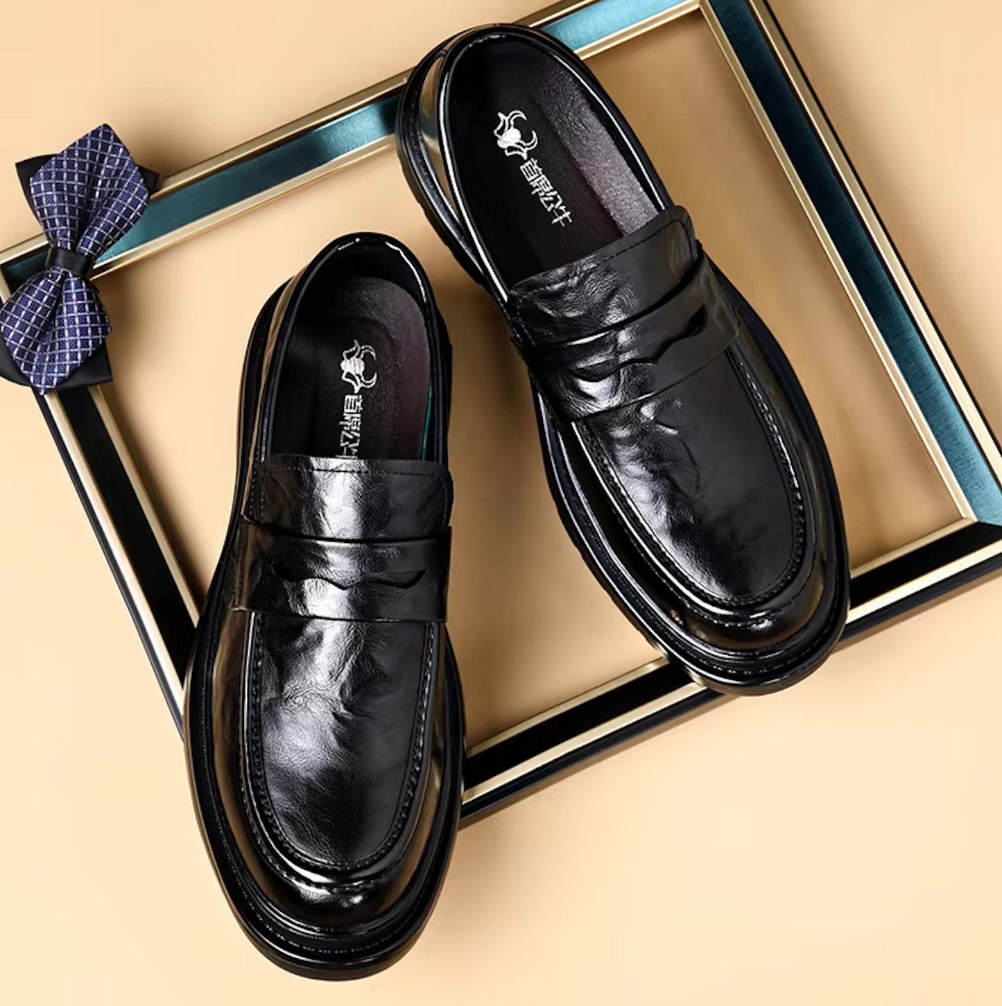 Mocassins Homme en Cuir Verni - Style Moderne et Confort