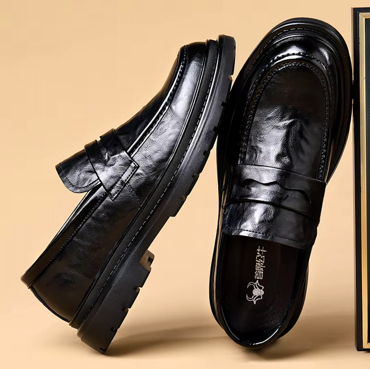 Mocassins Homme en Cuir Verni - Style Moderne et Confort