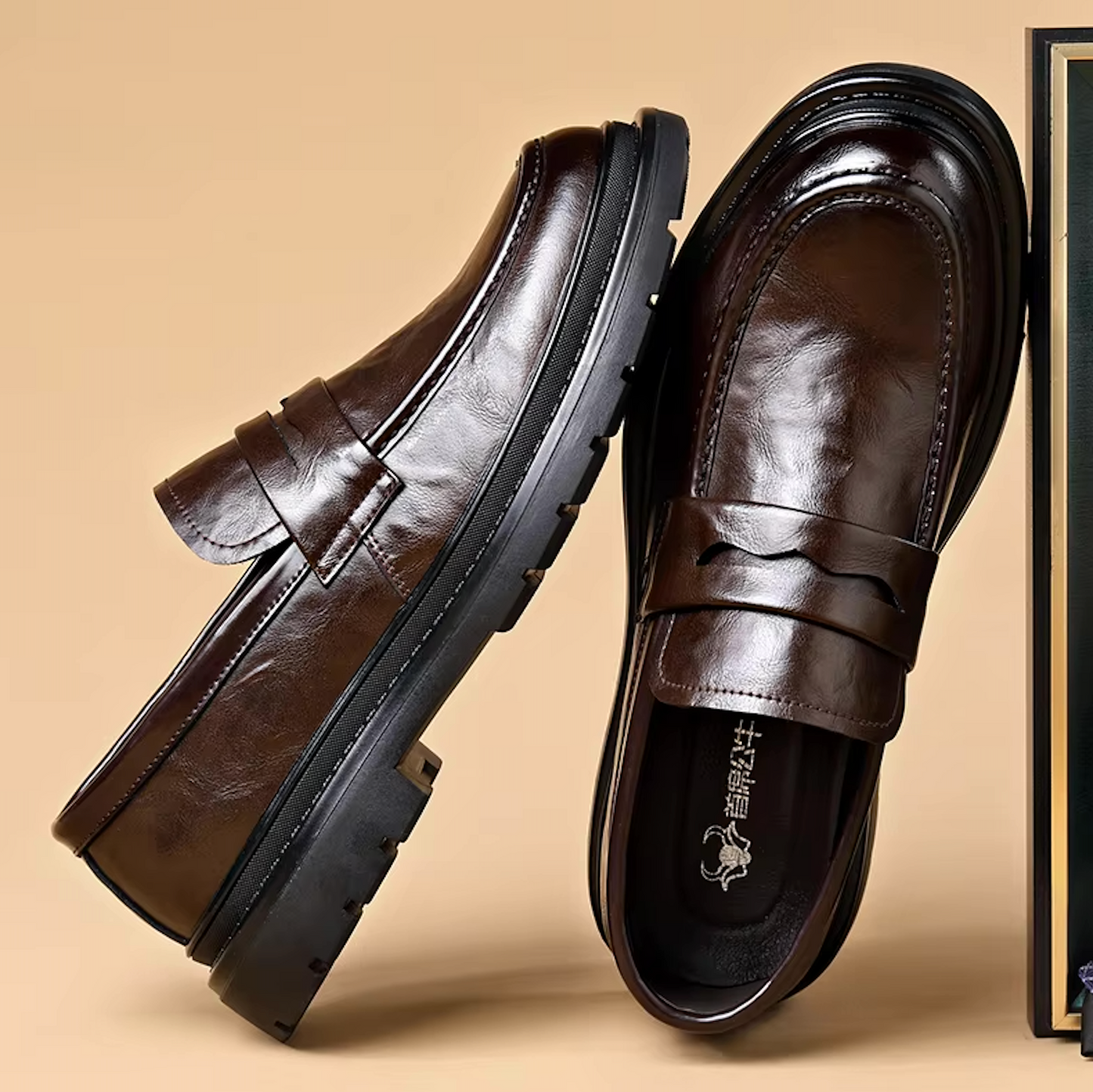 Mocassins Homme en Cuir Verni - Style Moderne et Confort