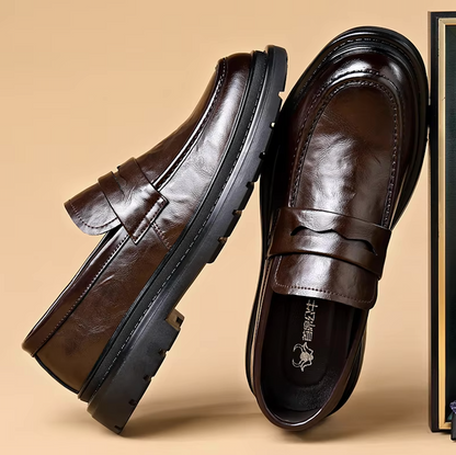 Mocassins Homme en Cuir Verni - Style Moderne et Confort
