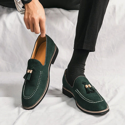 Mocassins Homme en Daim - Détail Pompon Raffiné
