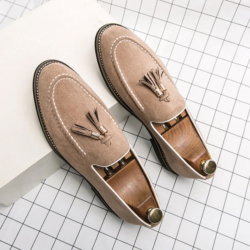 Mocassins Homme en Daim - Détail Pompon Raffiné