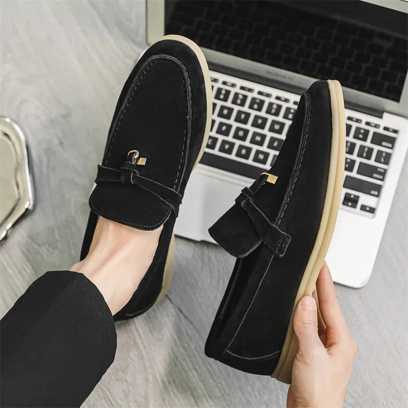 Mocassins Homme en Daim avec Détail Métallique