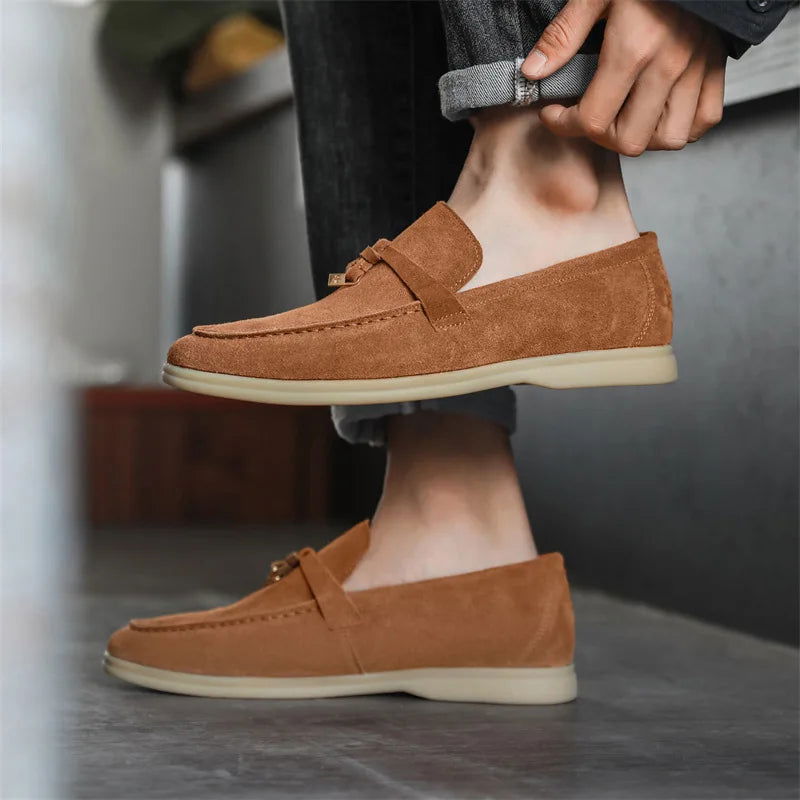 Mocassins Homme en Daim avec Détail Métallique